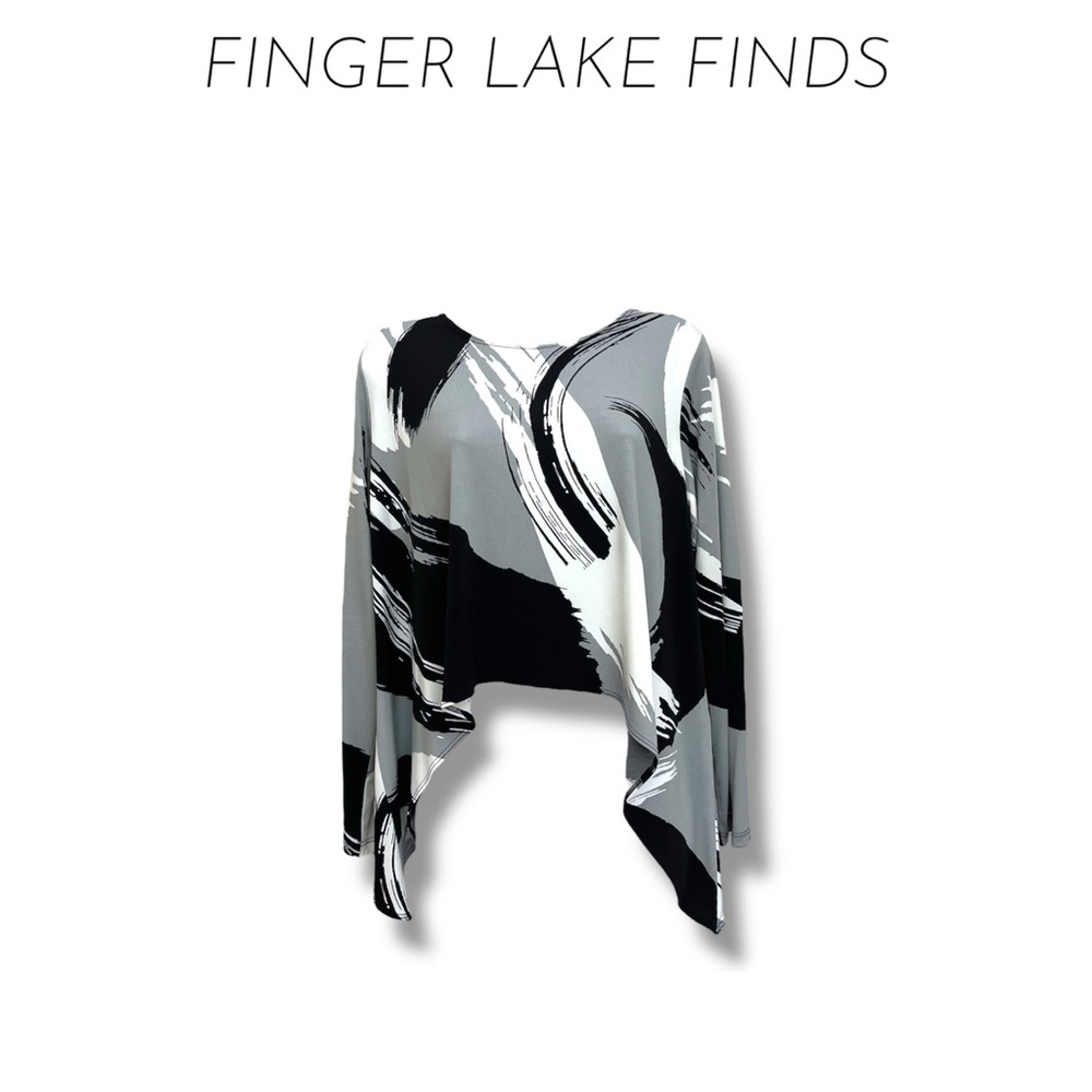 Sun Kim Abstract Black and White Asymmetrical Topper, M